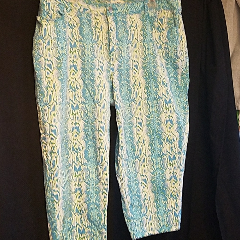 Snakeskin print capris